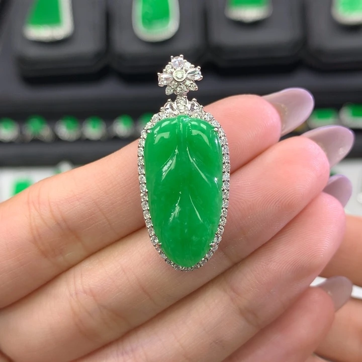 翡翠吊坠(不含链)18K金镶嵌