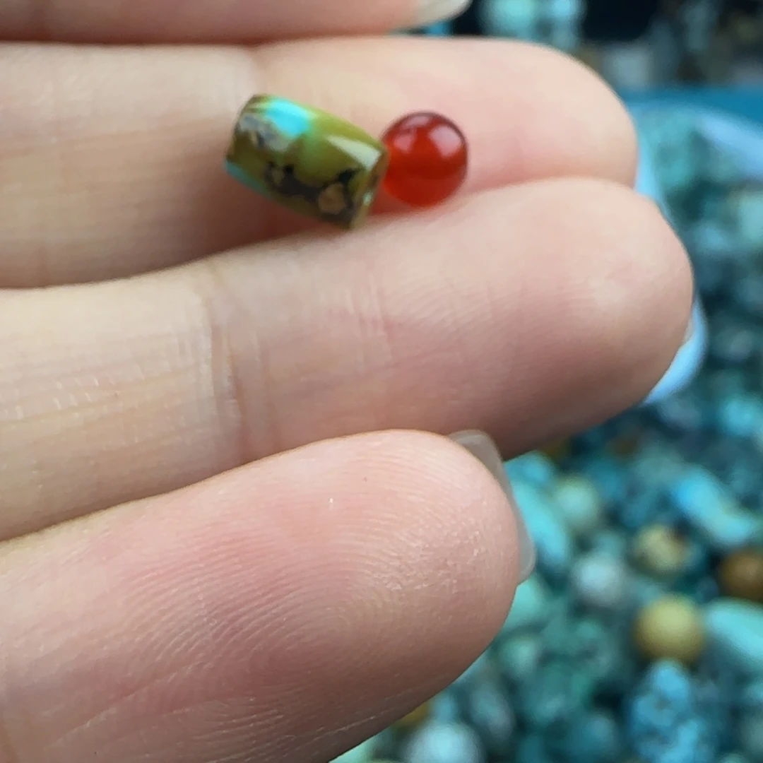 沈***y南红玛瑙未镶嵌配饰4.4