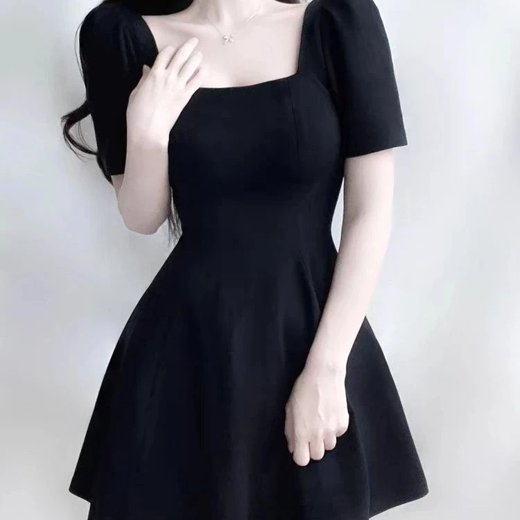 茶歇法式赫本风黑色连衣裙女夏2025新款高级感气质收腰小个子短裙