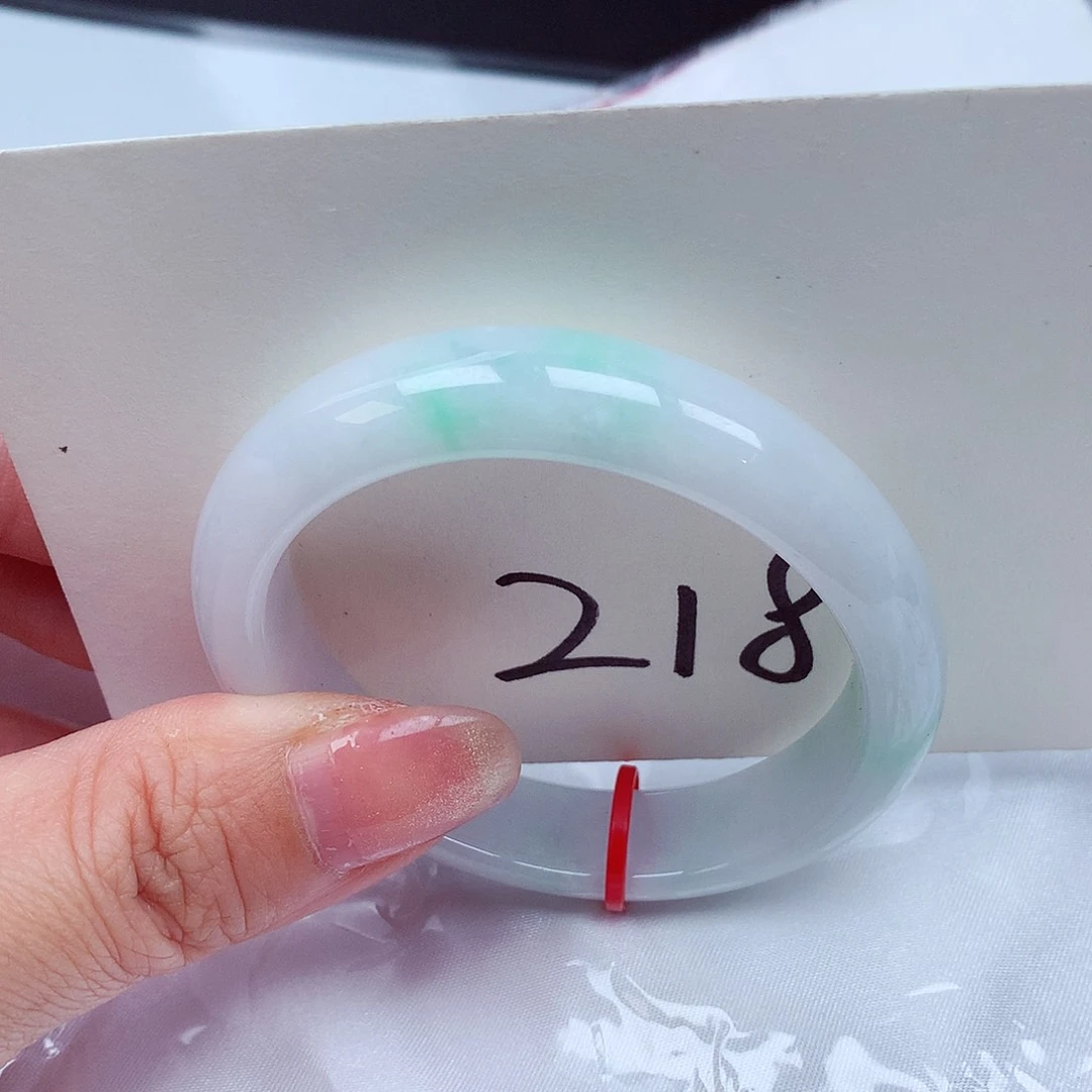 翡翠手镯（贵妃镯）未镶嵌翡翠