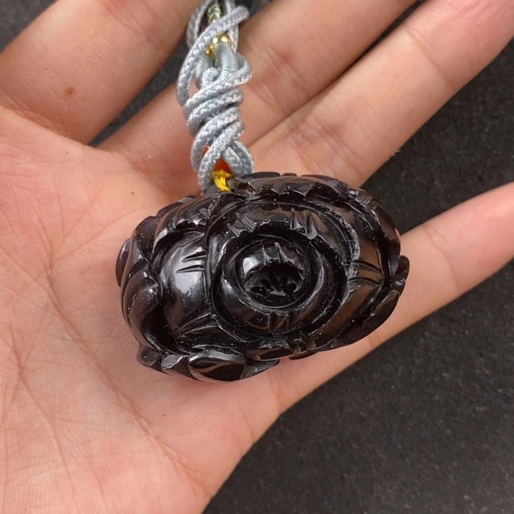 未镶嵌琥珀珠宝奇石