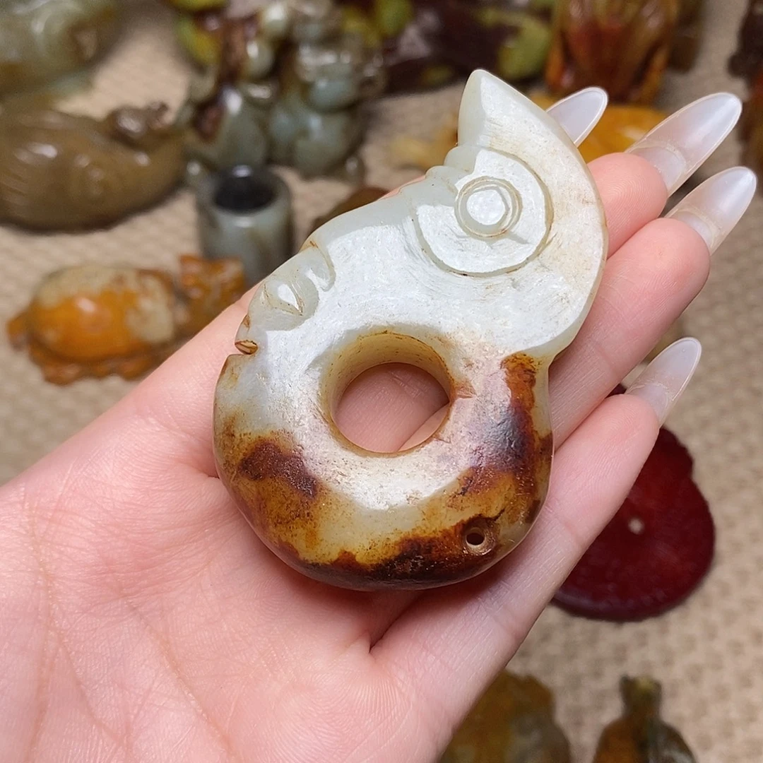 未镶嵌蛇纹石玉颈饰