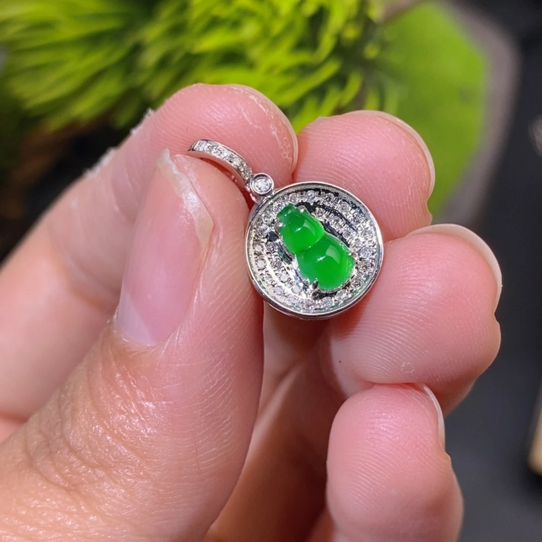 翡翠18K金镶嵌颈饰天然缅甸A货翡翠