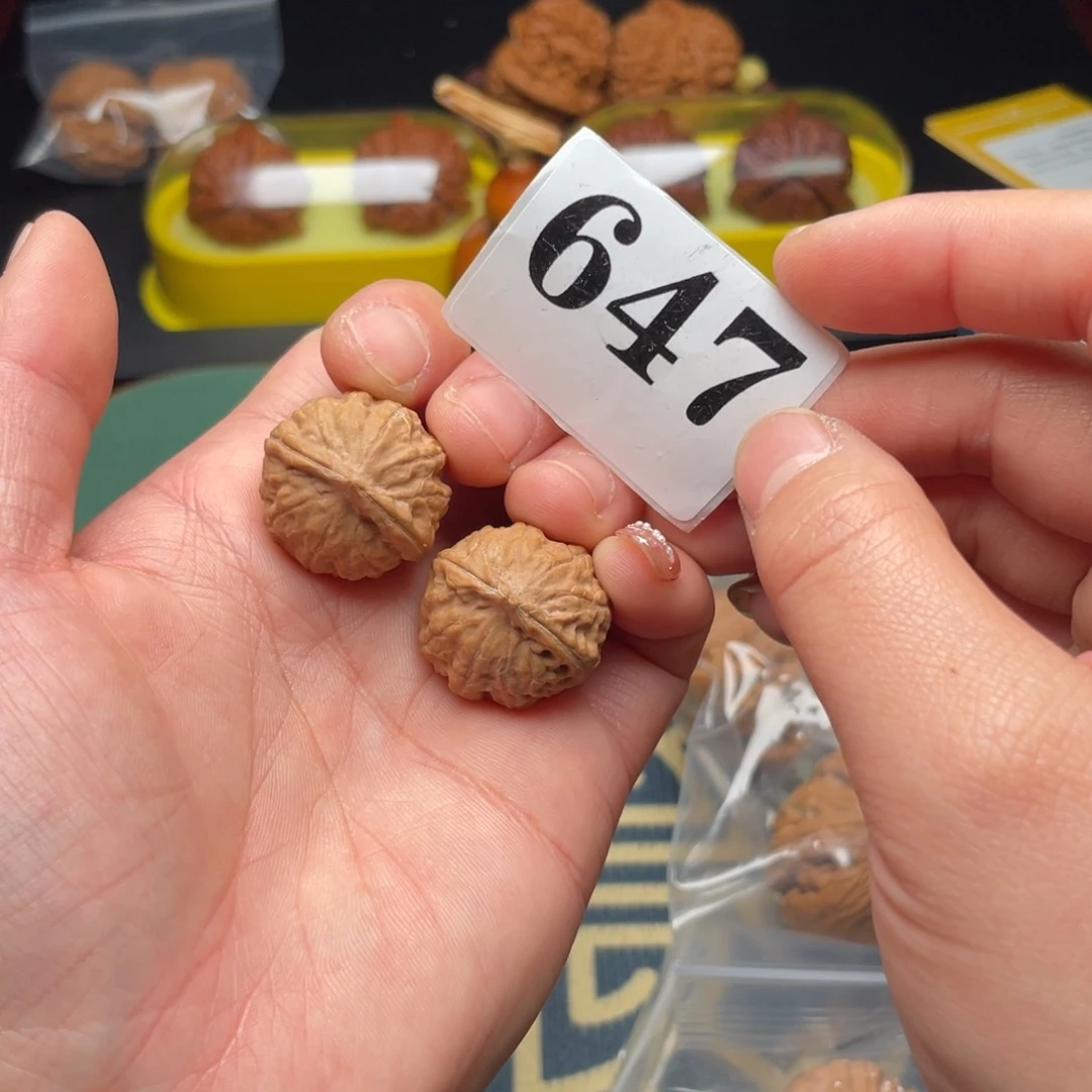 桃核把件秋子647……