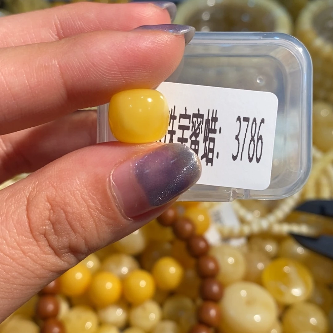琥珀未镶嵌珠宝奇石3786