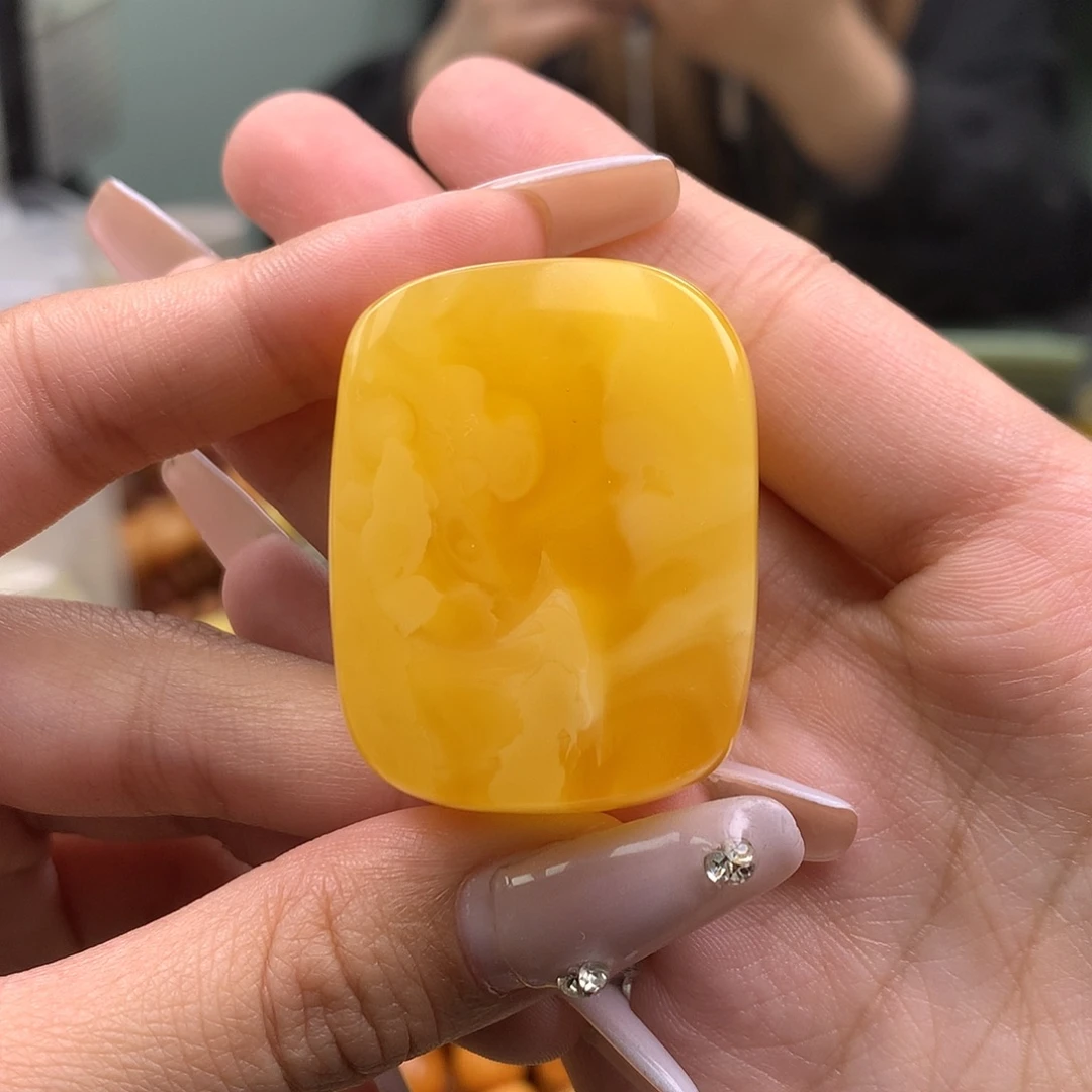 琥珀未镶嵌珠宝奇石31*40。16