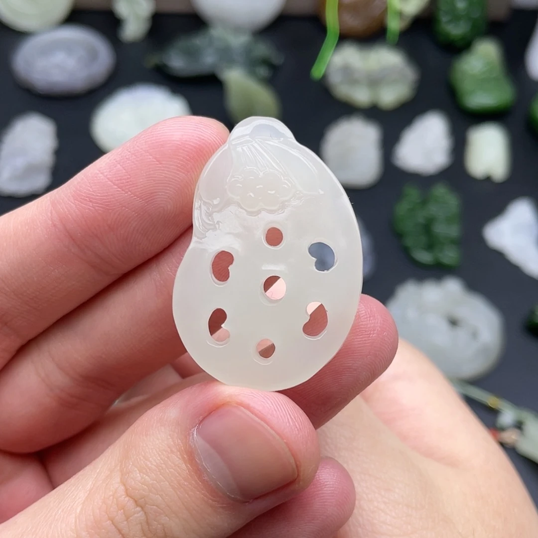 【闪购商品】颈饰未镶嵌和田玉