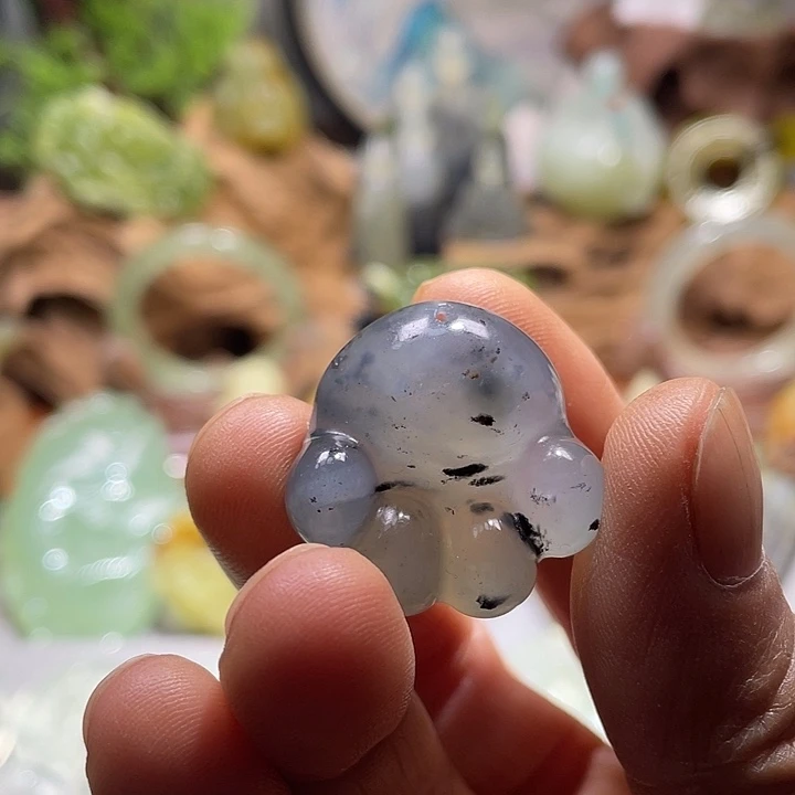 蛇纹石玉未镶嵌珠宝奇石