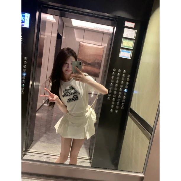 【梦梦服饰】 25新款霓虹标识恤白色纯棉印花字母短袖T恤