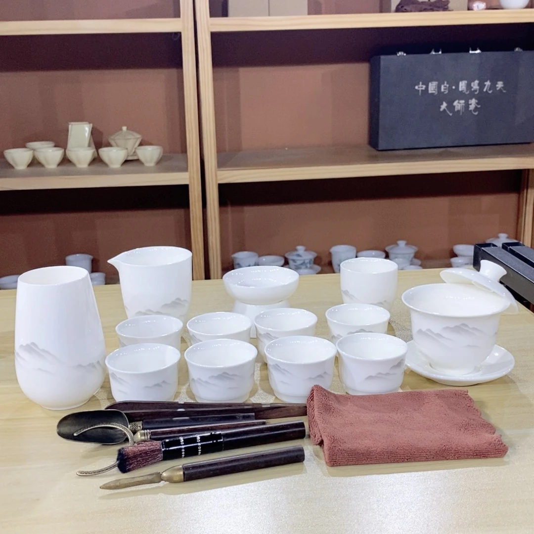 瓷片水墨江山羊脂玉套装