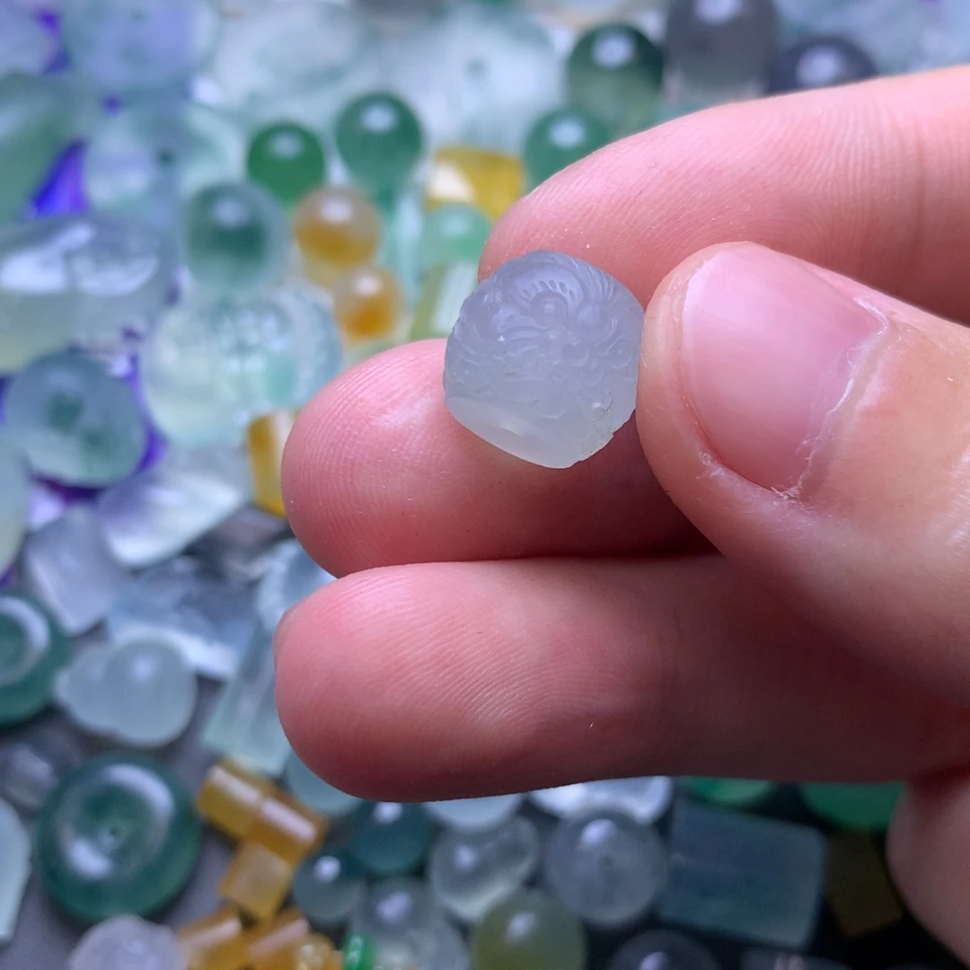 定制翡翠未镶嵌挂件