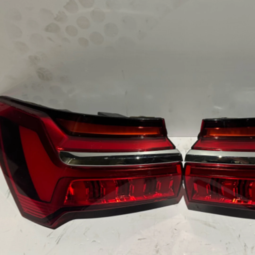 奥迪A6LC8原厂后尾灯一对