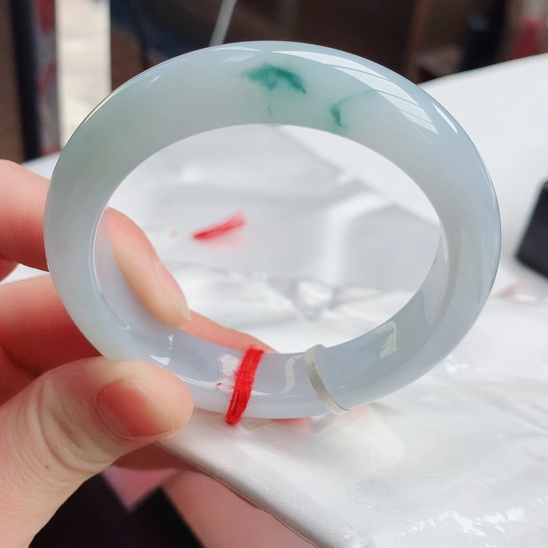 翡翠手镯未镶嵌天然翡翠A货