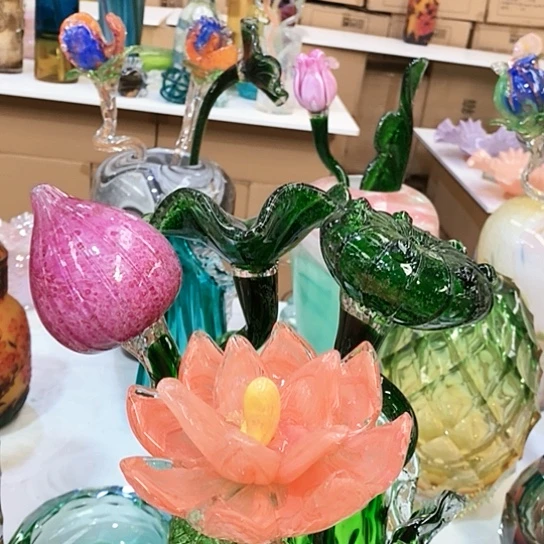 琉璃花瓶高45厘米宽9厘米