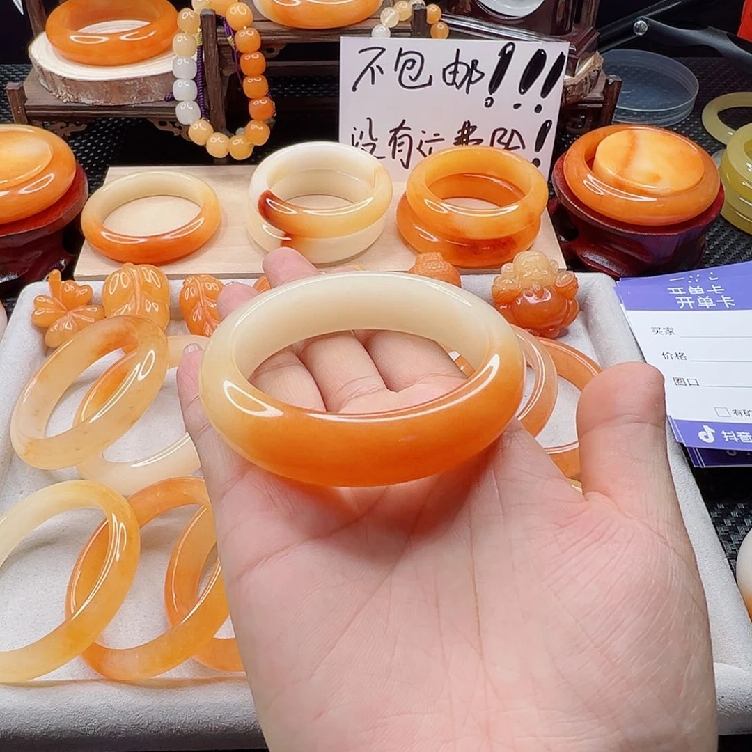 石英质玉（黄龙玉）未镶嵌手镯?***