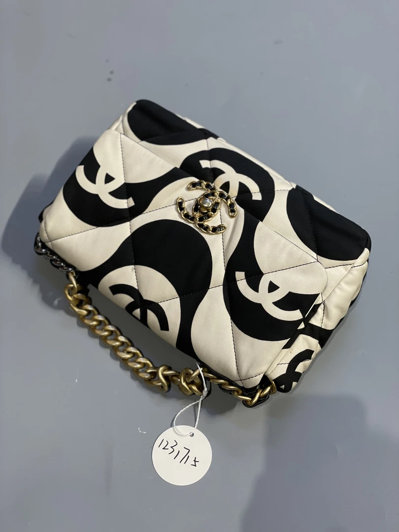 95新 Chanel/香奈儿 夏七中古/波浪黑白熊猫19bag单肩包/1231715