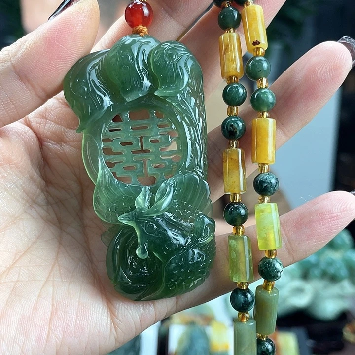 蛇纹石玉颈饰未镶嵌