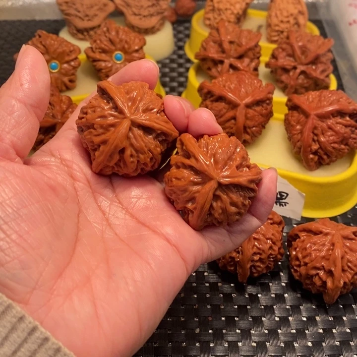 g***奏吊坠文玩核桃宫灯正奔……