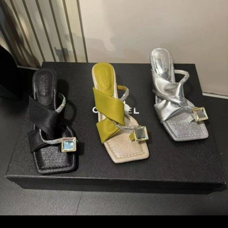 小众高跟水钻凉拖鞋外穿细跟女鞋子2025年新款夏季配裙子气质凉鞋