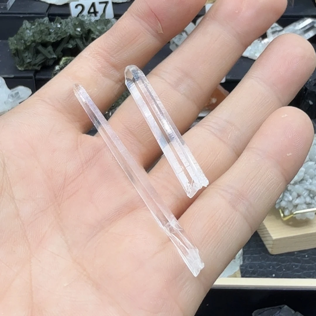 哩***哩石材天然水晶摆件