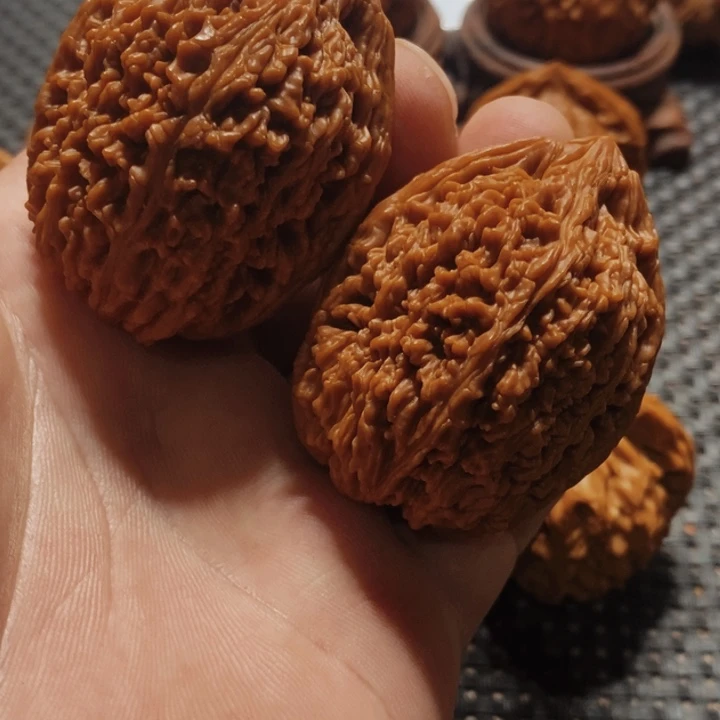 蚕***牛吊坠文玩核桃文玩核桃蒜头