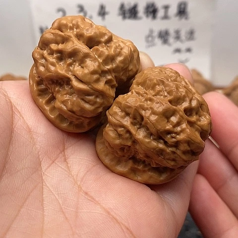 文玩核桃吊坠五****边40左右