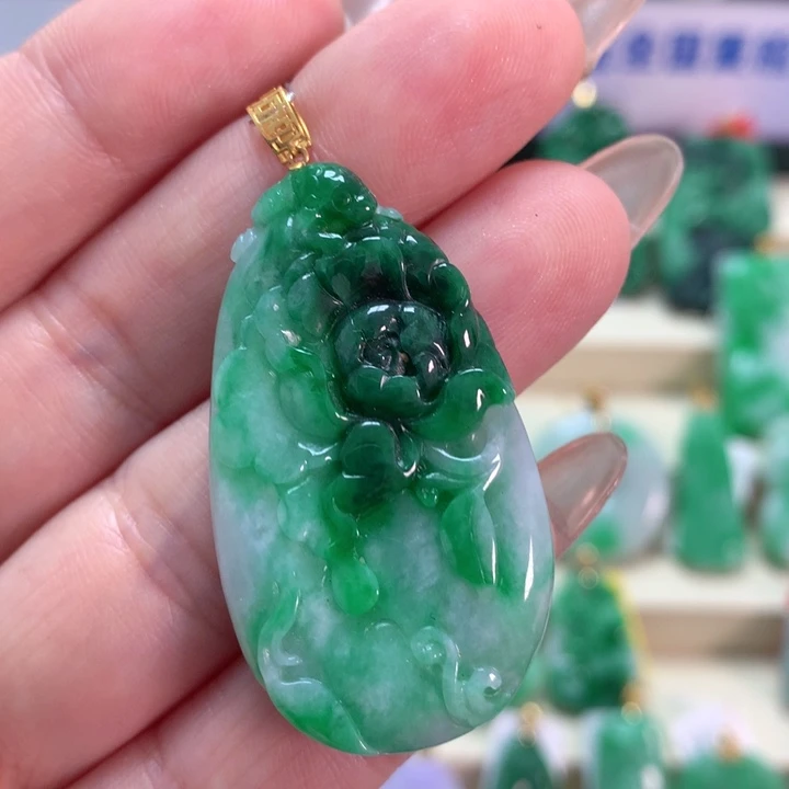 翡翠吊坠(不含链)18K金镶嵌