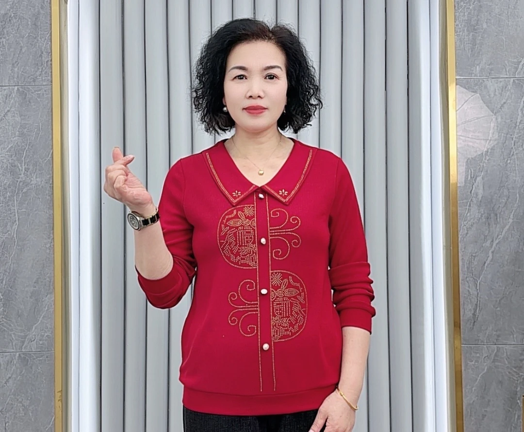 中年妈妈打底衫冬季2025新款翻领红色纯色烫钻衣服本命年小衫衣服
