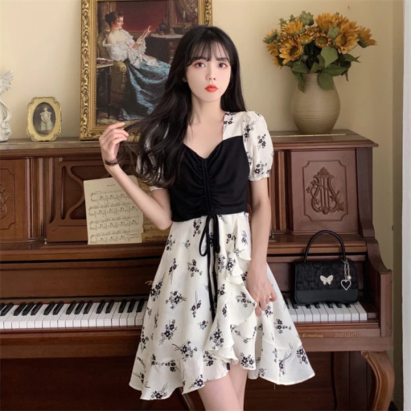 2025新碎花蝴蝶结连衣裙女夏季新款法式甜美气质短裙收腰显瘦裙子