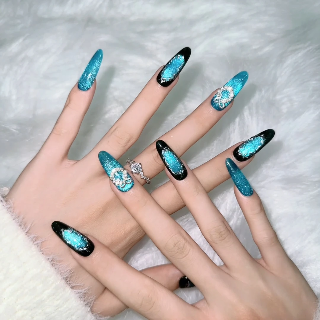 茜纷100%纯手工作穿戴式美甲片蓝色幻想布契拉提宽光猫眼新中长款