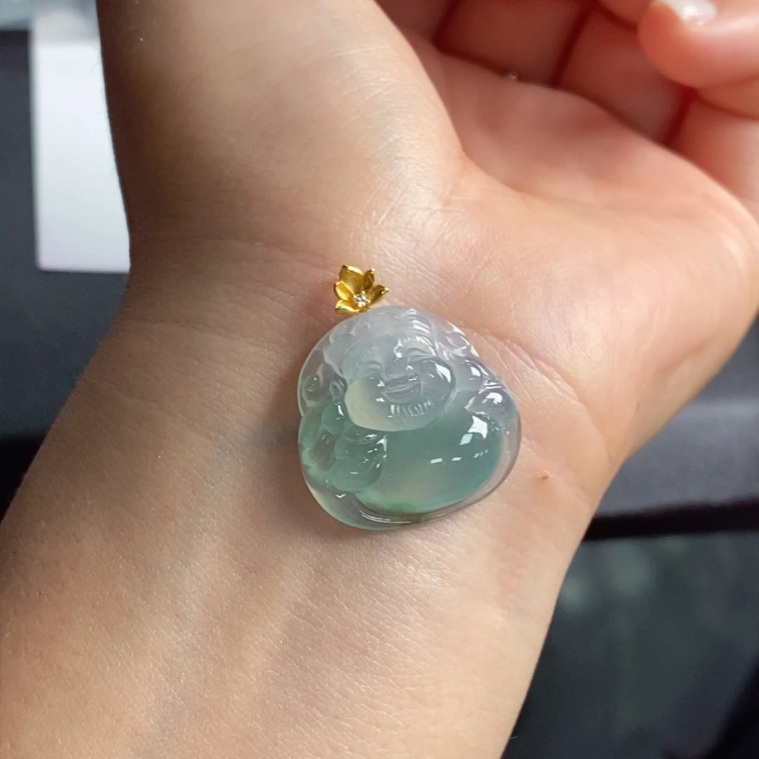 颈饰18K金镶嵌翡翠