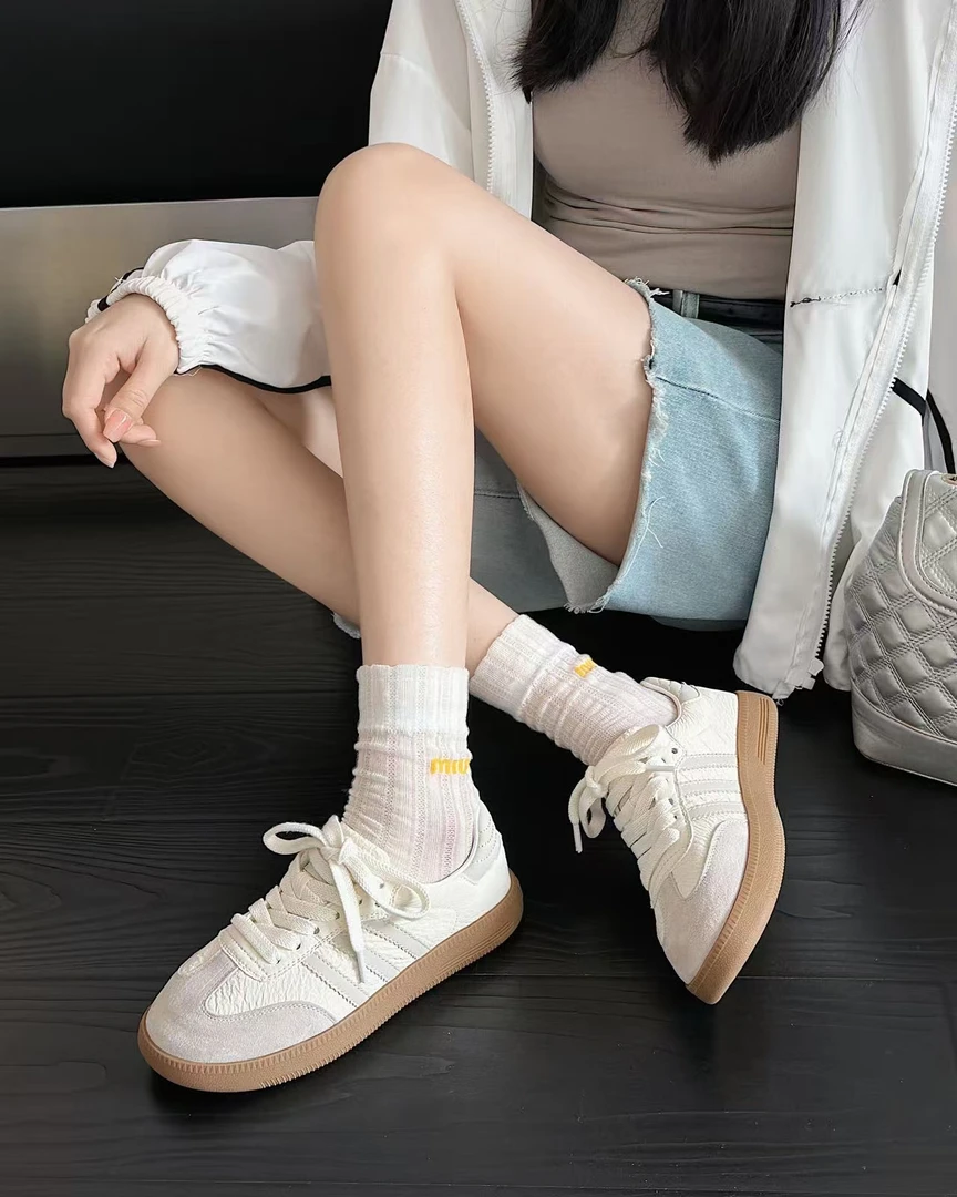 017百搭复古学院风女鞋软底防滑时尚休闲系带板鞋拼色薄款运动鞋