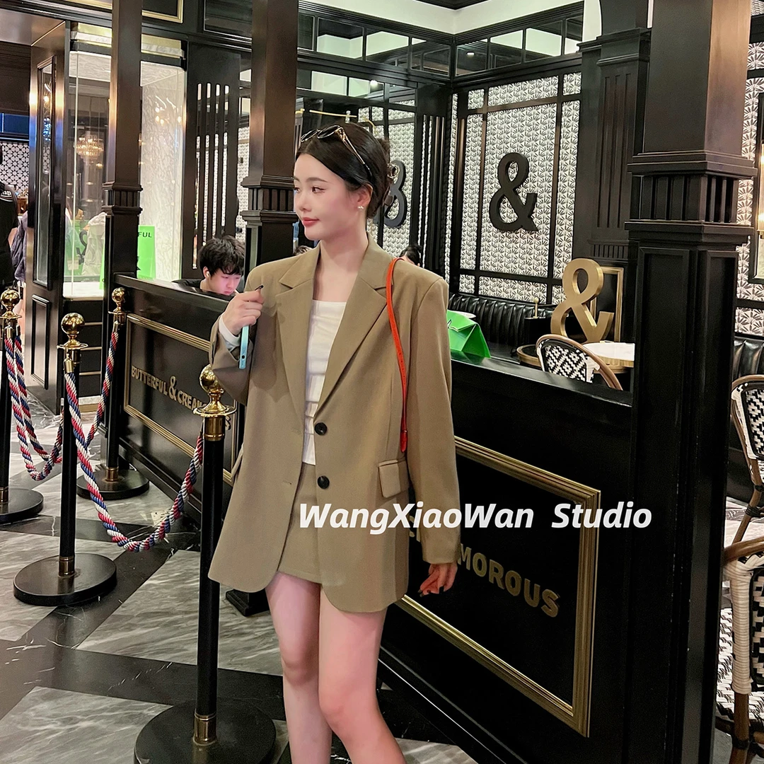 高级设计感套装女2025秋季新款韩版宽松长袖西装上衣短裙裤两件套