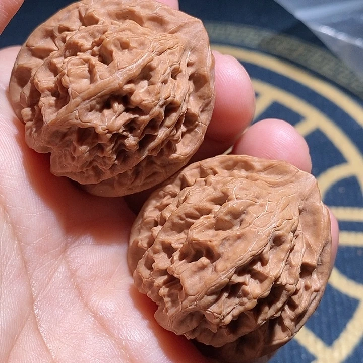 【闪购商品】文玩核桃吊坠流**月野生