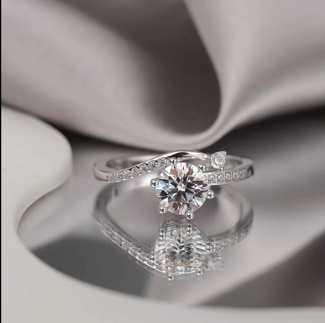 【流光】气质女戒轻奢女款戒指时尚银戒0.5-1克拉