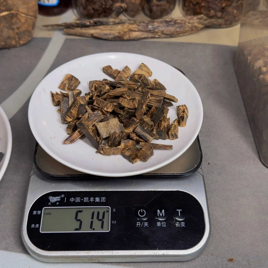 木东 江 绿 树 心 油 碎 料50克