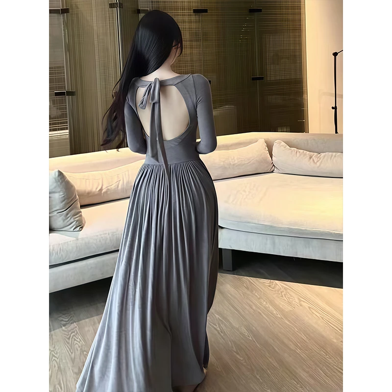 纯欲性感露背绑带U领连衣裙女2025秋季新款修身显瘦大裙摆长裙子