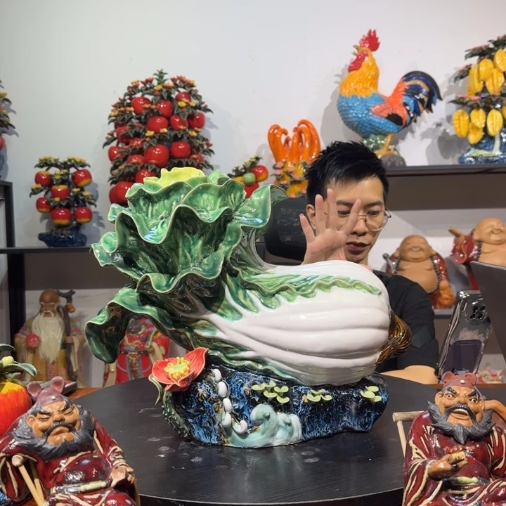 陶瓷发财就手( 白菜）摆件