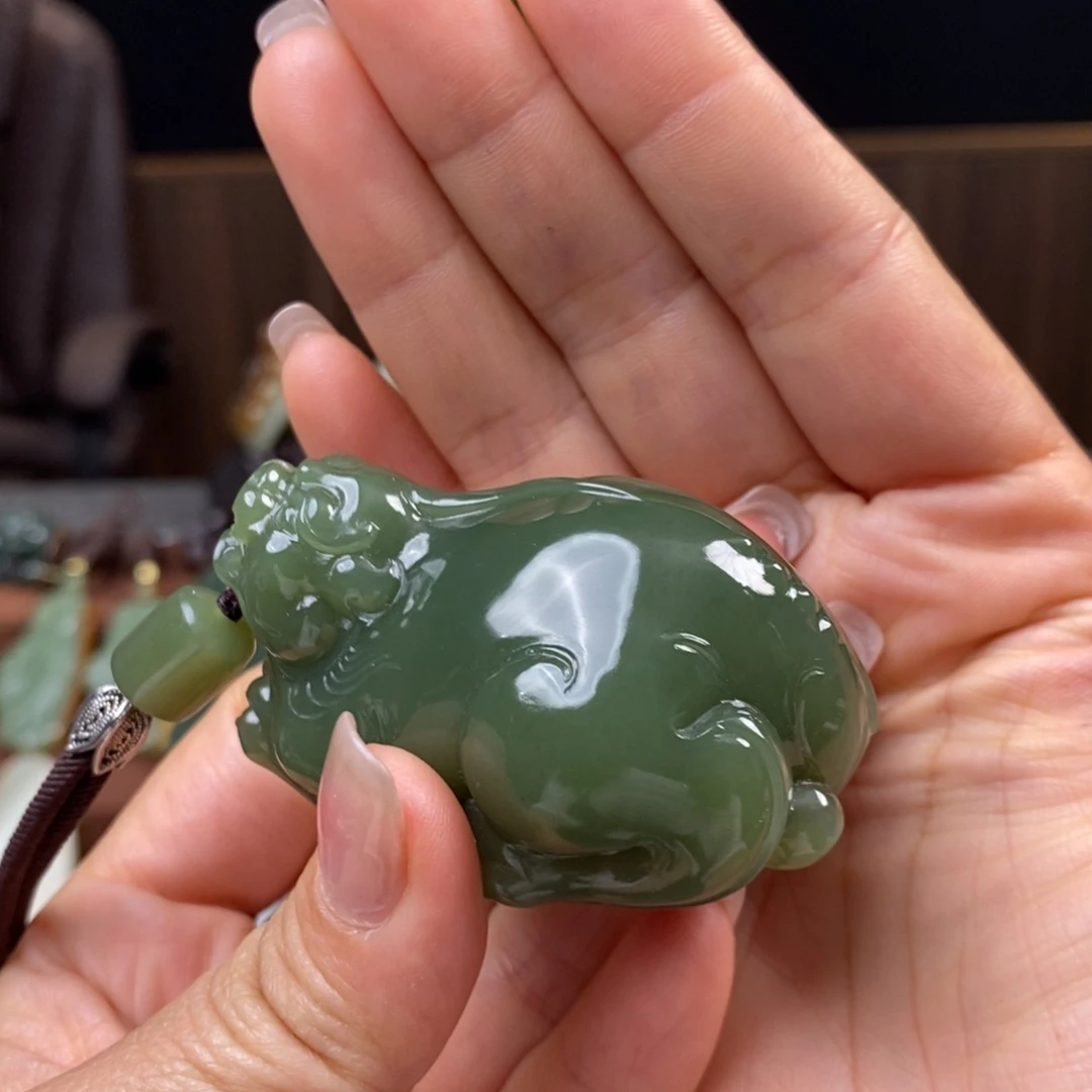 阿***呱和田玉未镶嵌把件