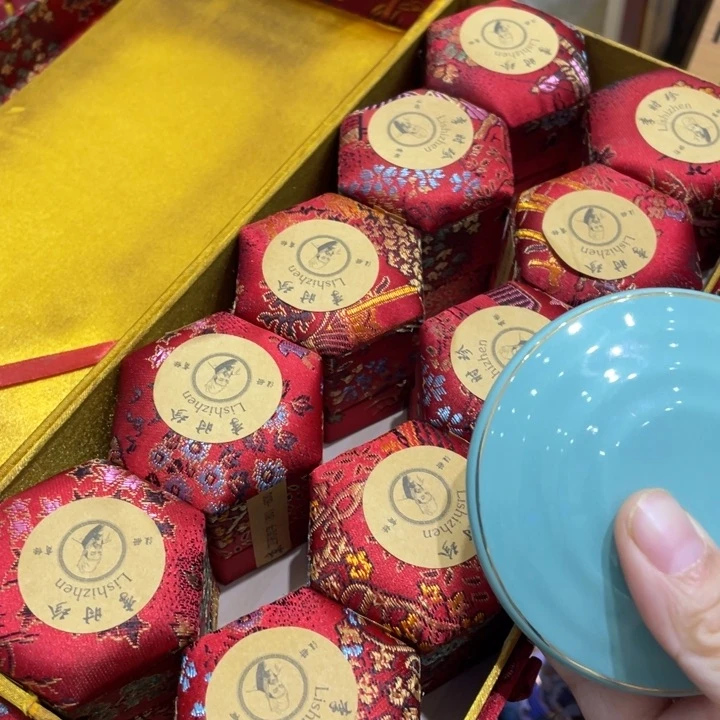 紫砂盖碗张*白我们的目标是成为一名