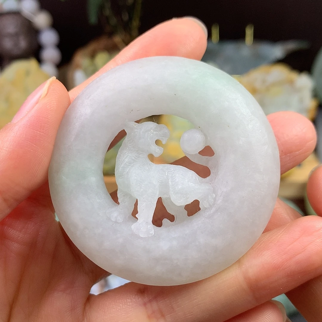 定制翡翠未镶嵌虎