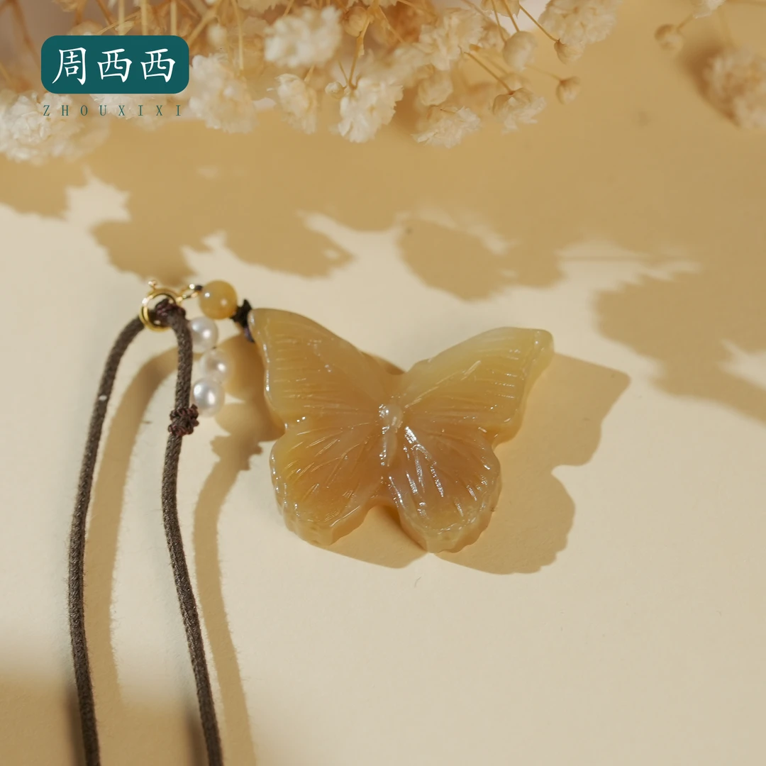 周西西精美珠宝18K糖玉蝴蝶项链2.1*2.9*0.4百搭多样性发货20123