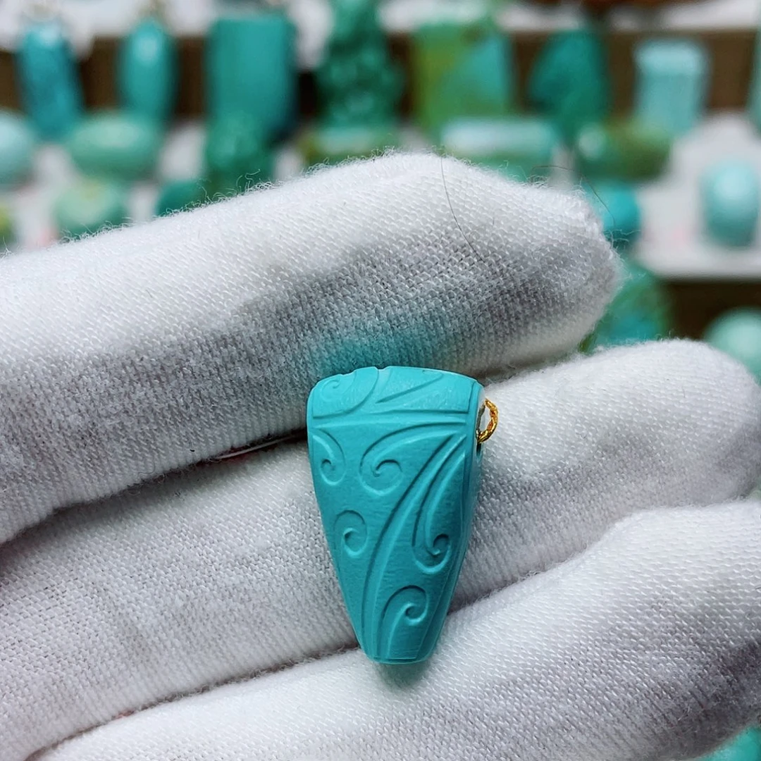 绿松石未镶嵌珠宝奇石