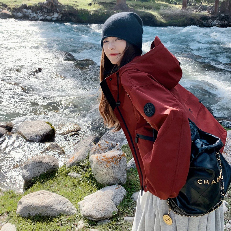KALUOLAI/卡洛莱落肩袖短款连帽慵懒风女短外套登山服外套风衣