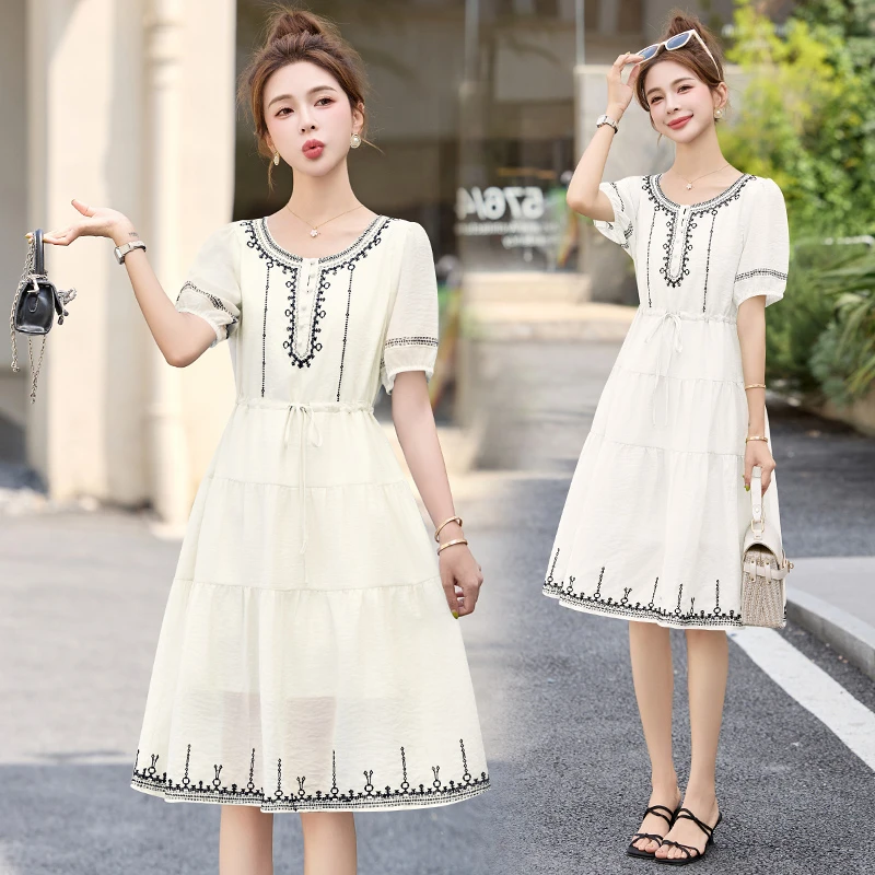 法式复古刺绣连衣裙女2025夏季新款优雅气质遮肚子显瘦中长款裙子