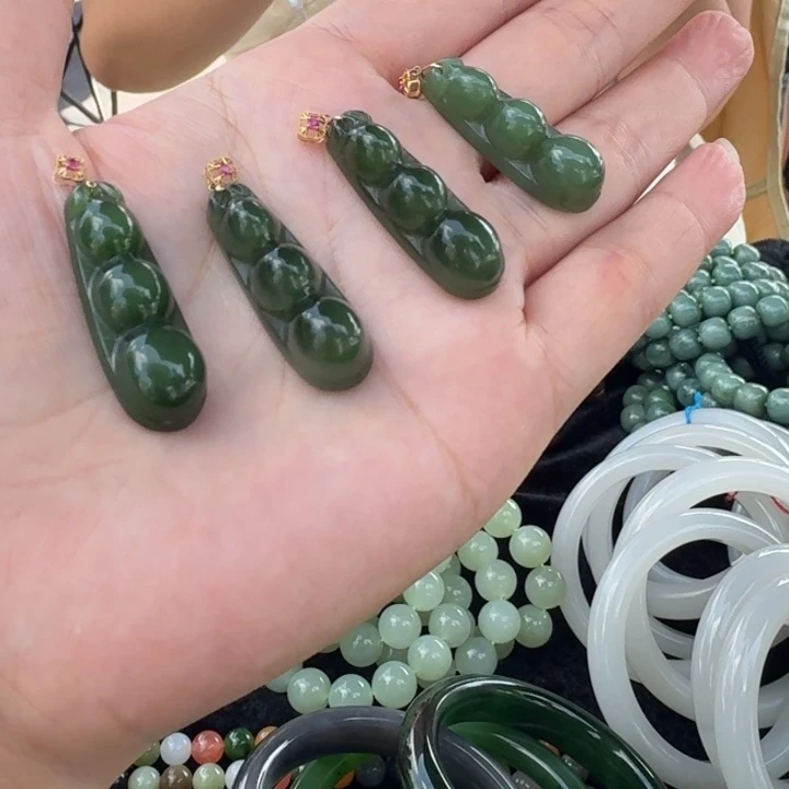 颈饰18K金镶嵌和田玉多样性发货拍一发一