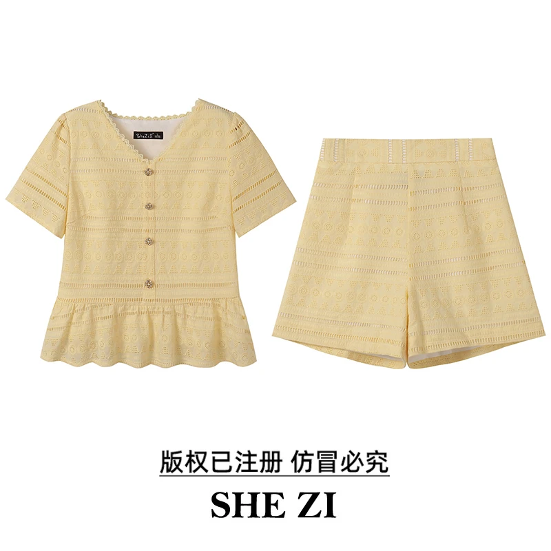 奢姿【花映金簪】大码女装显瘦时尚法式蕾丝刺绣镂空上衣短裤两件套
