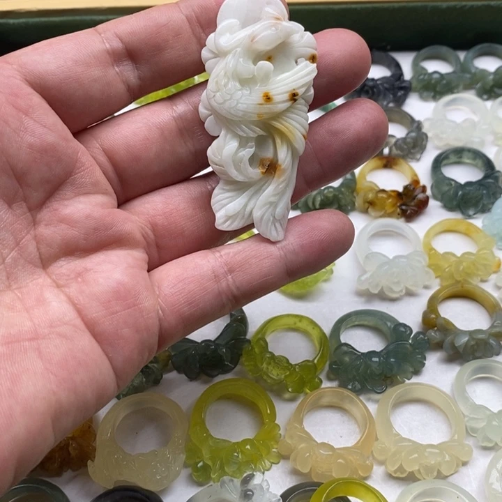 蛇纹石玉合金颈饰