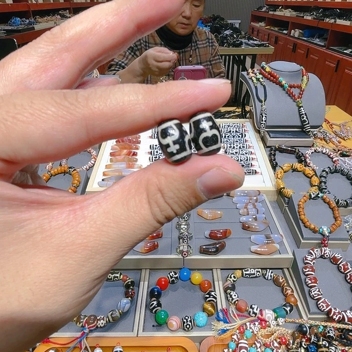 未镶嵌玛瑙/玉髓珠宝奇石