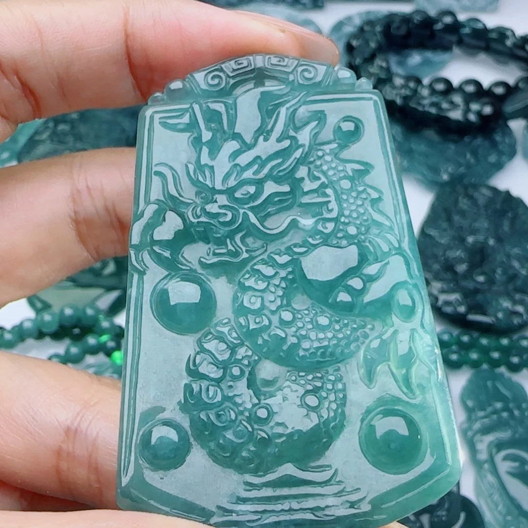 颈饰未镶嵌翡翠多样性发货天然的A货翡翠